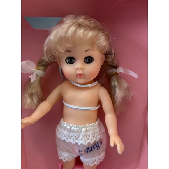 1987 The World of Ginny 8" Vinyl Doll Ice Princess Accessories Original Box - Picture 3 of 16